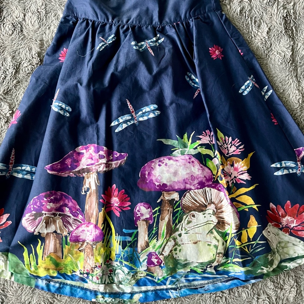 ModCloth Whimsical Mushroom, Dragonfly, Frog Skirt, Size Small